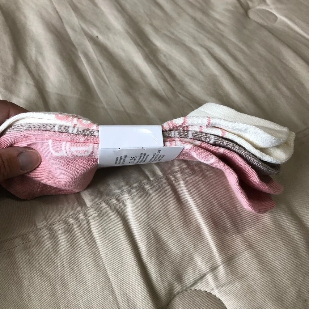Women’s Calvin Klein no show socks